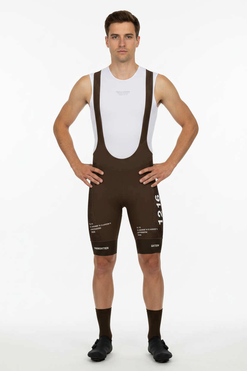 Model i bib shorts og baselayer